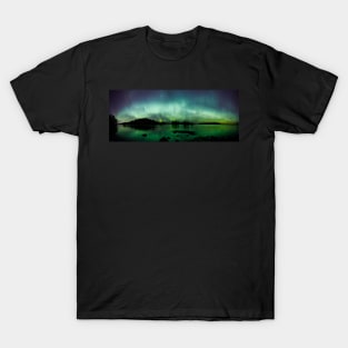 Beautiful northern lights over lake panorama T-Shirt